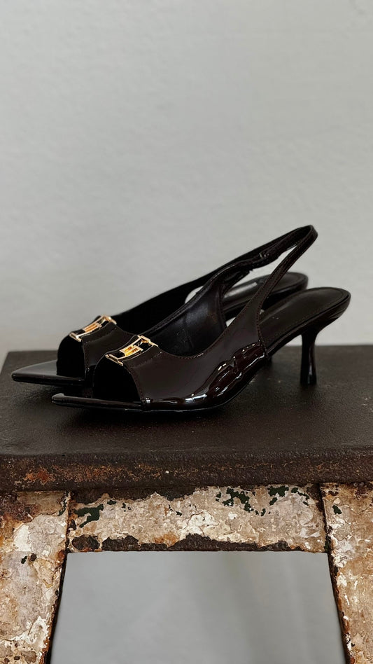 Slipper heeled lacquer