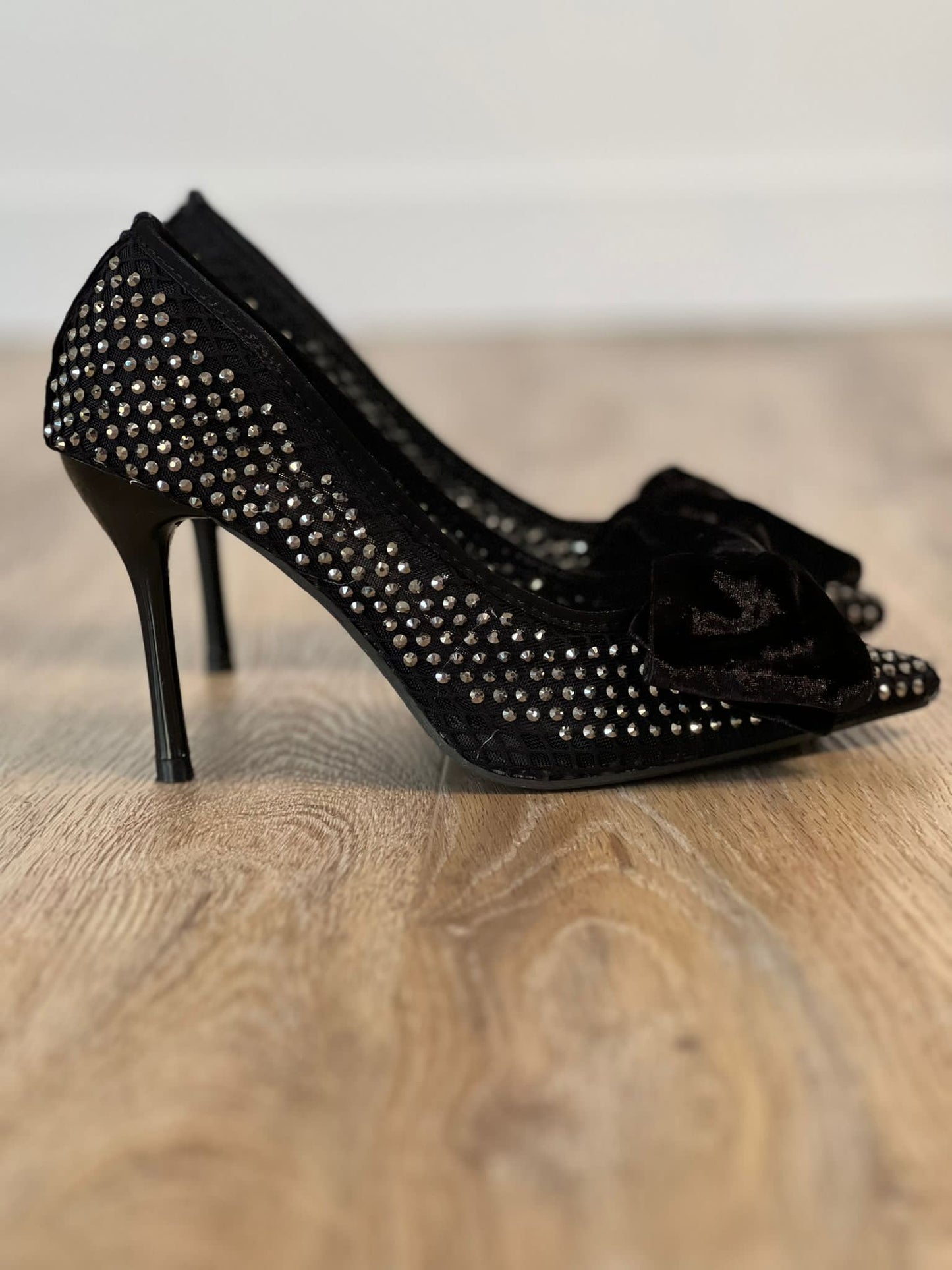 Pump rhinestone bowl black