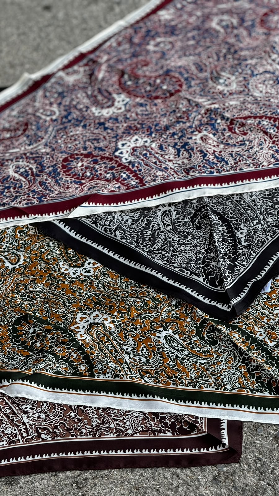 Scarf Evita paisley