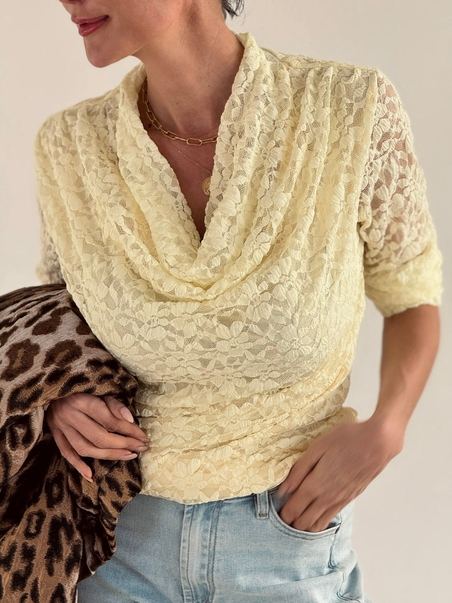 Top sunny lace waterfall