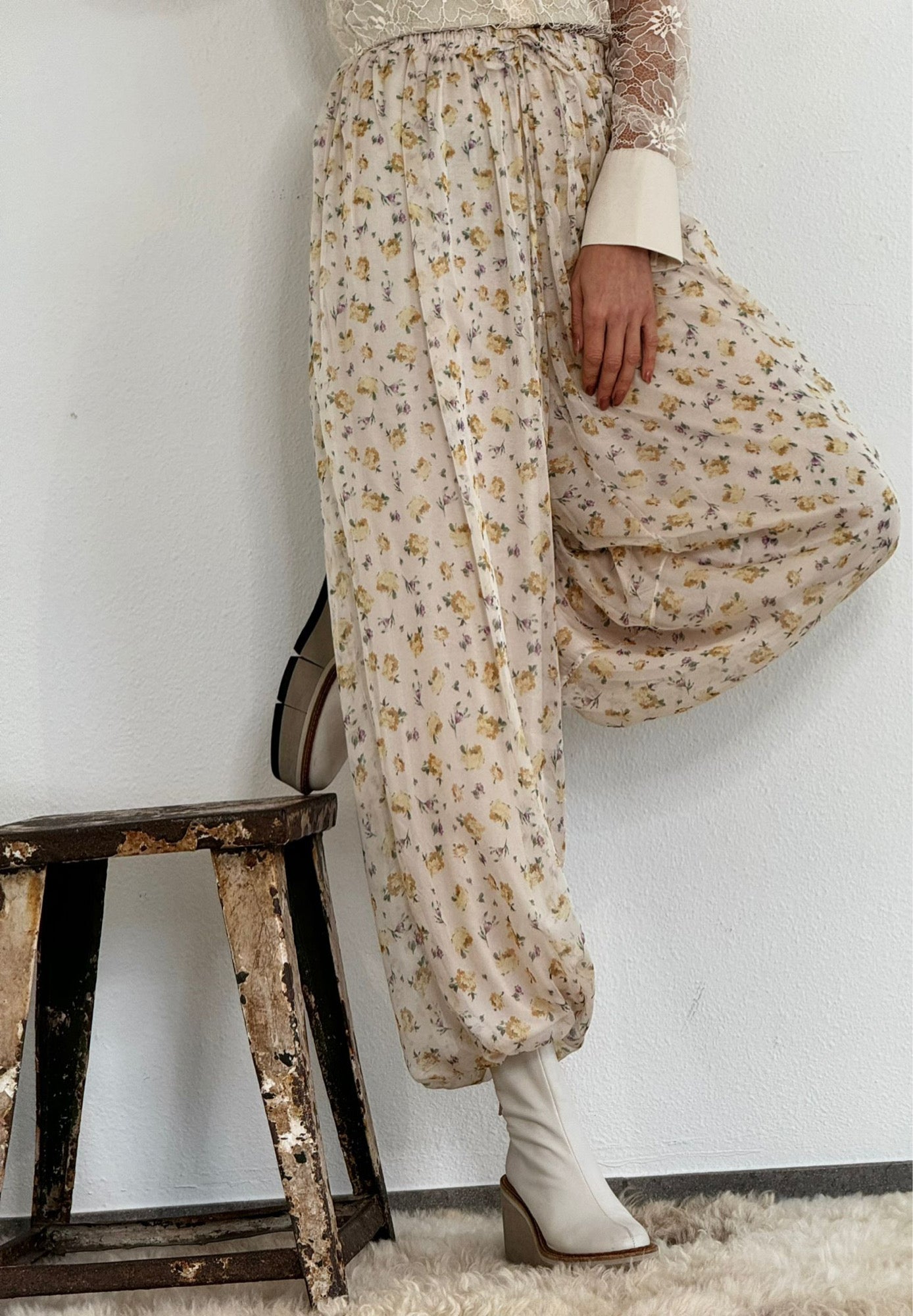 Pantalon Justine jaune à fleurs