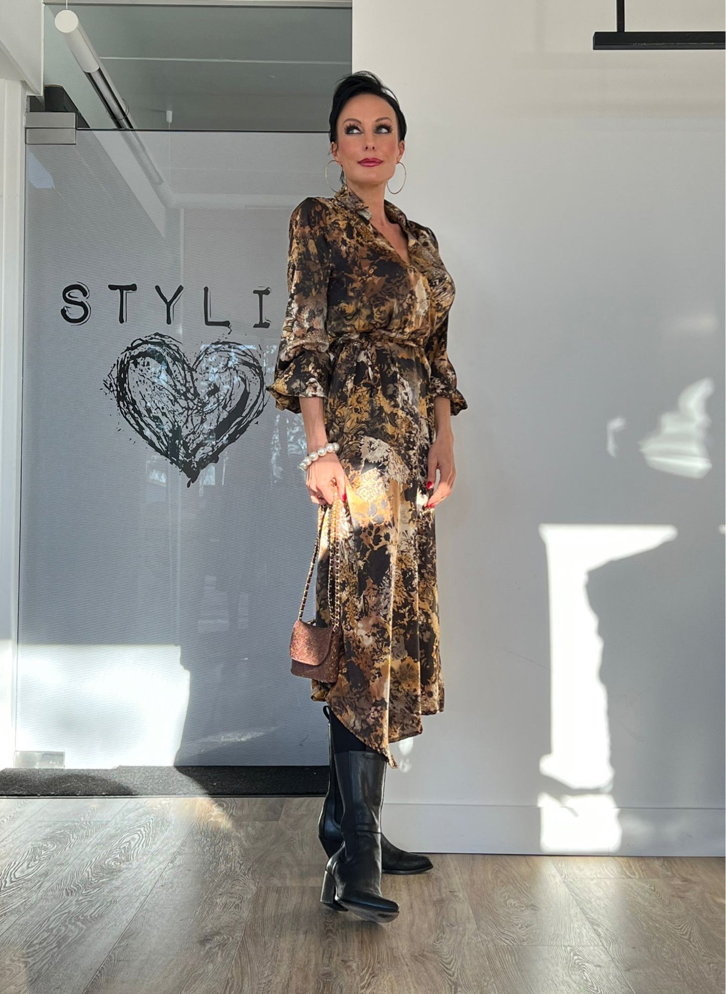 Robe longue marron imprimée