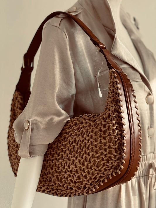 Bag banane woven camel