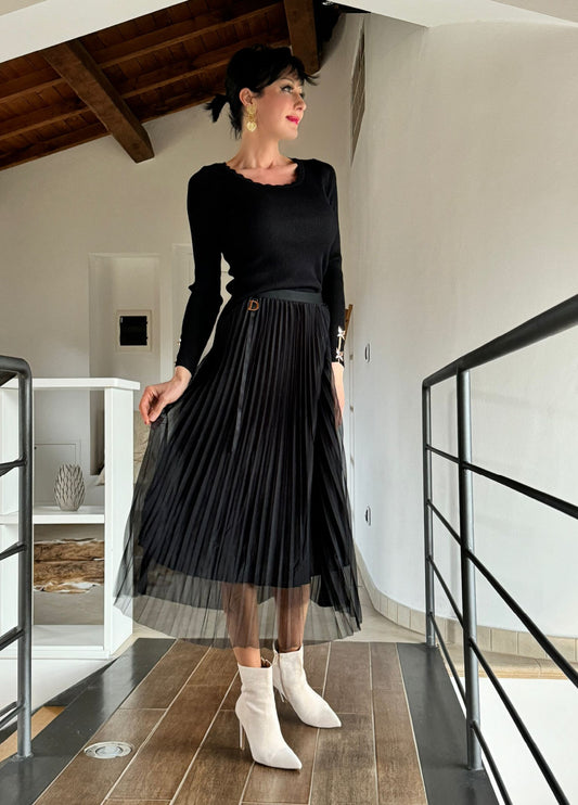 Skirt pleated black