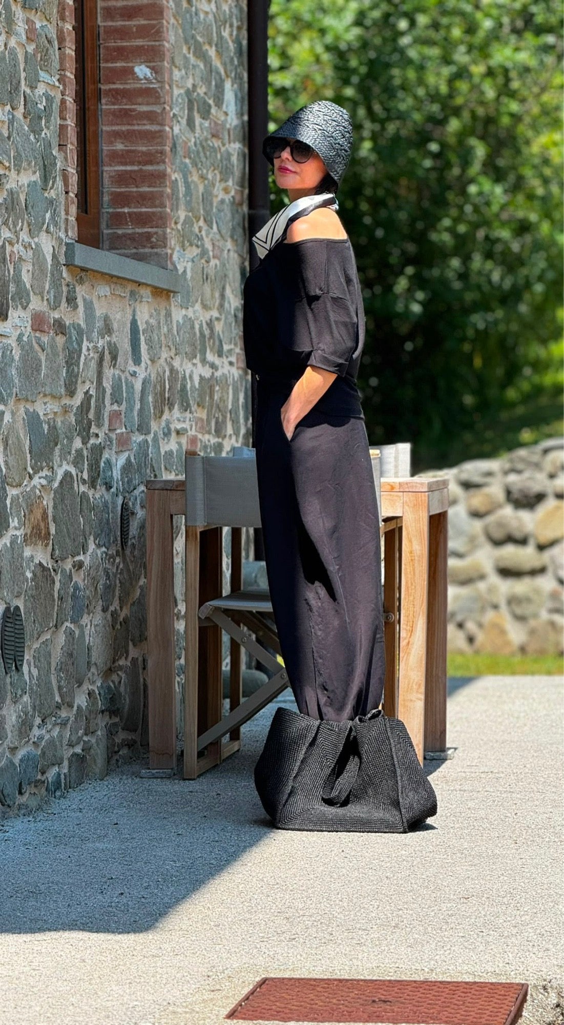 Tee Anna linen black