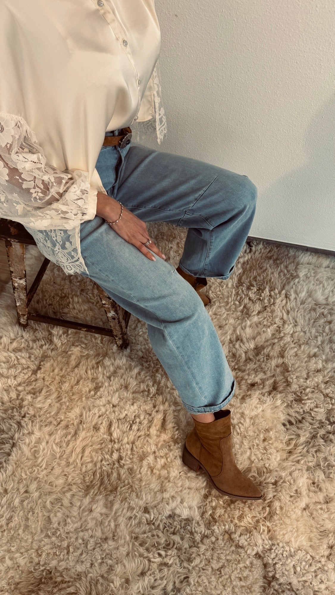 Boots suede camel leather