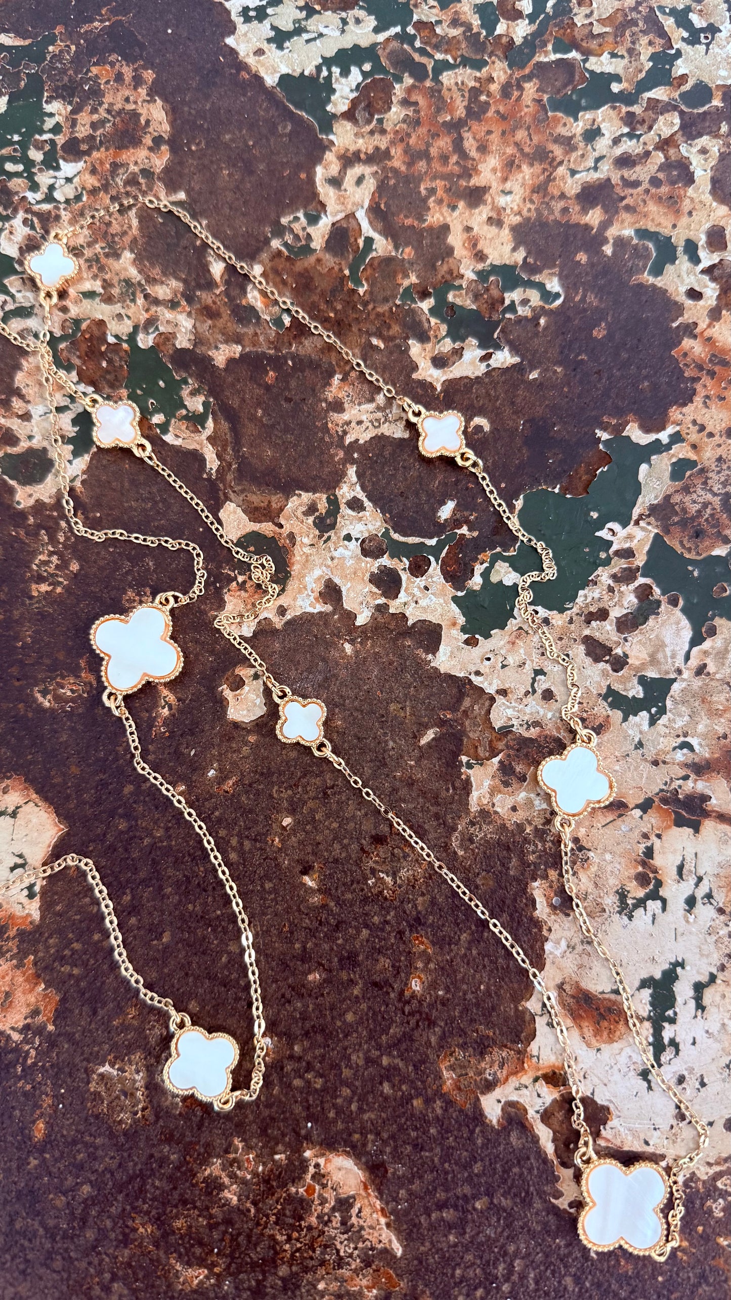 Chain clover gold