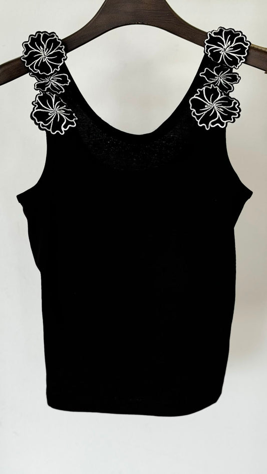 Top Margritte flower black