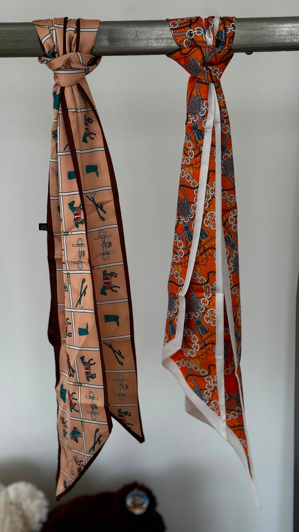Scarf skinny