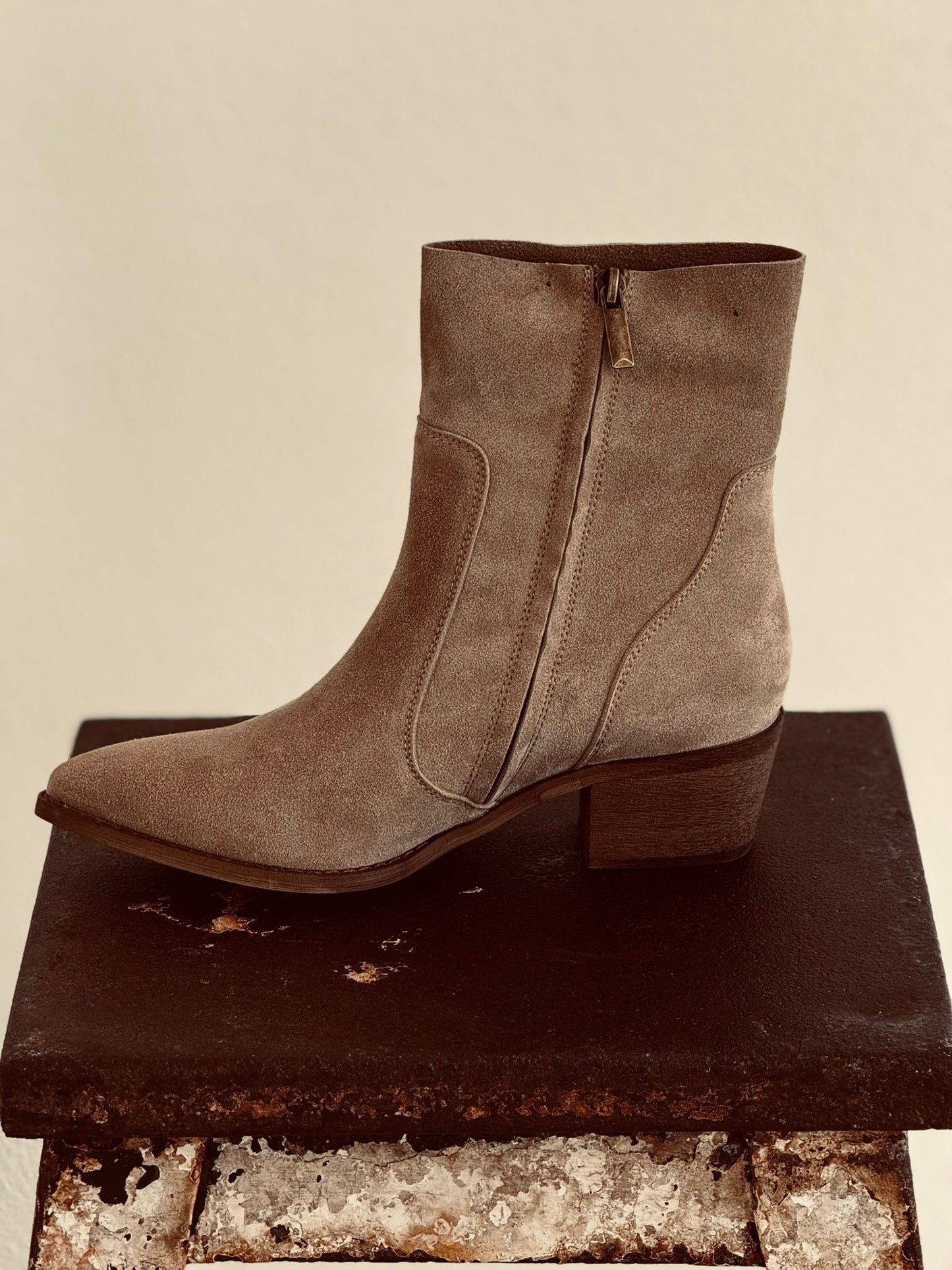 Bottes en daim beige