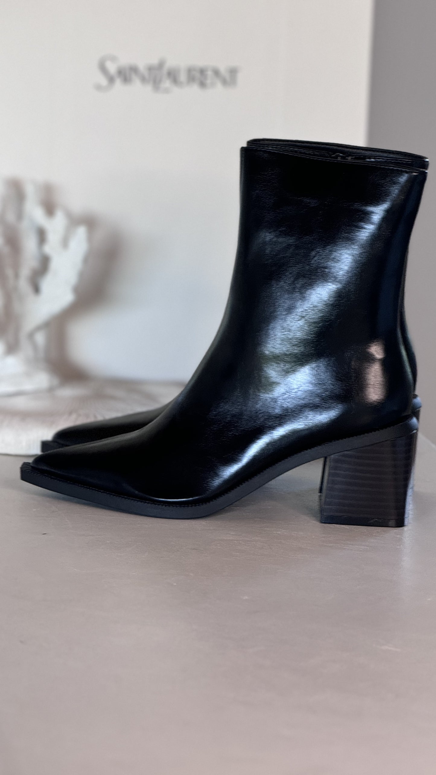 Boots classic black