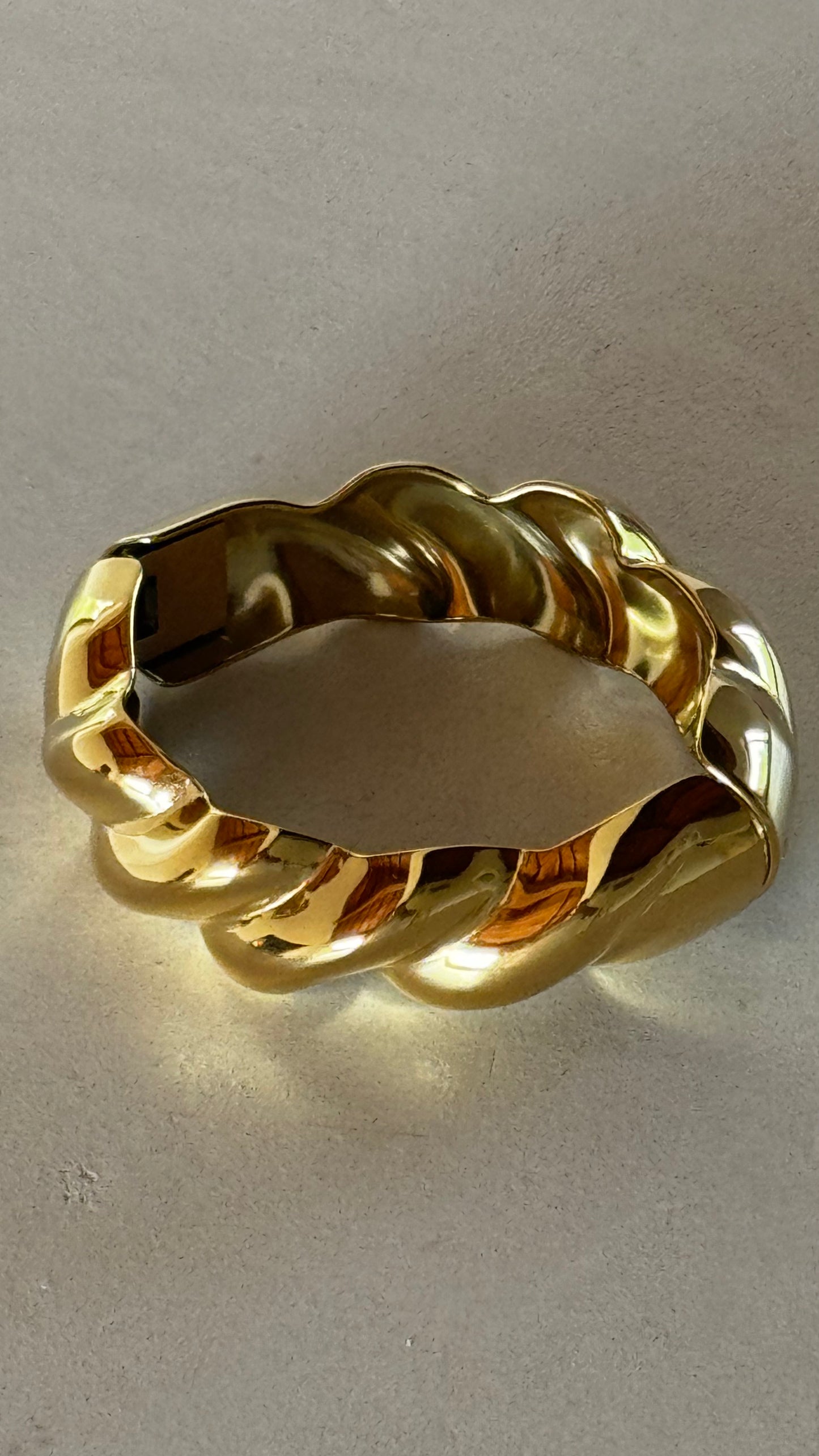 Stella swirl gold bracelet