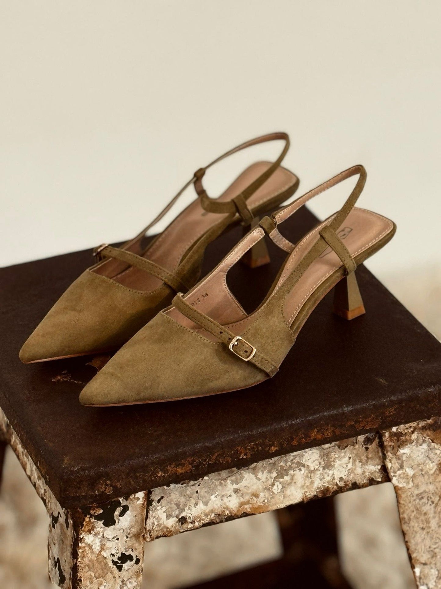 Slingback Winona eucalyptus