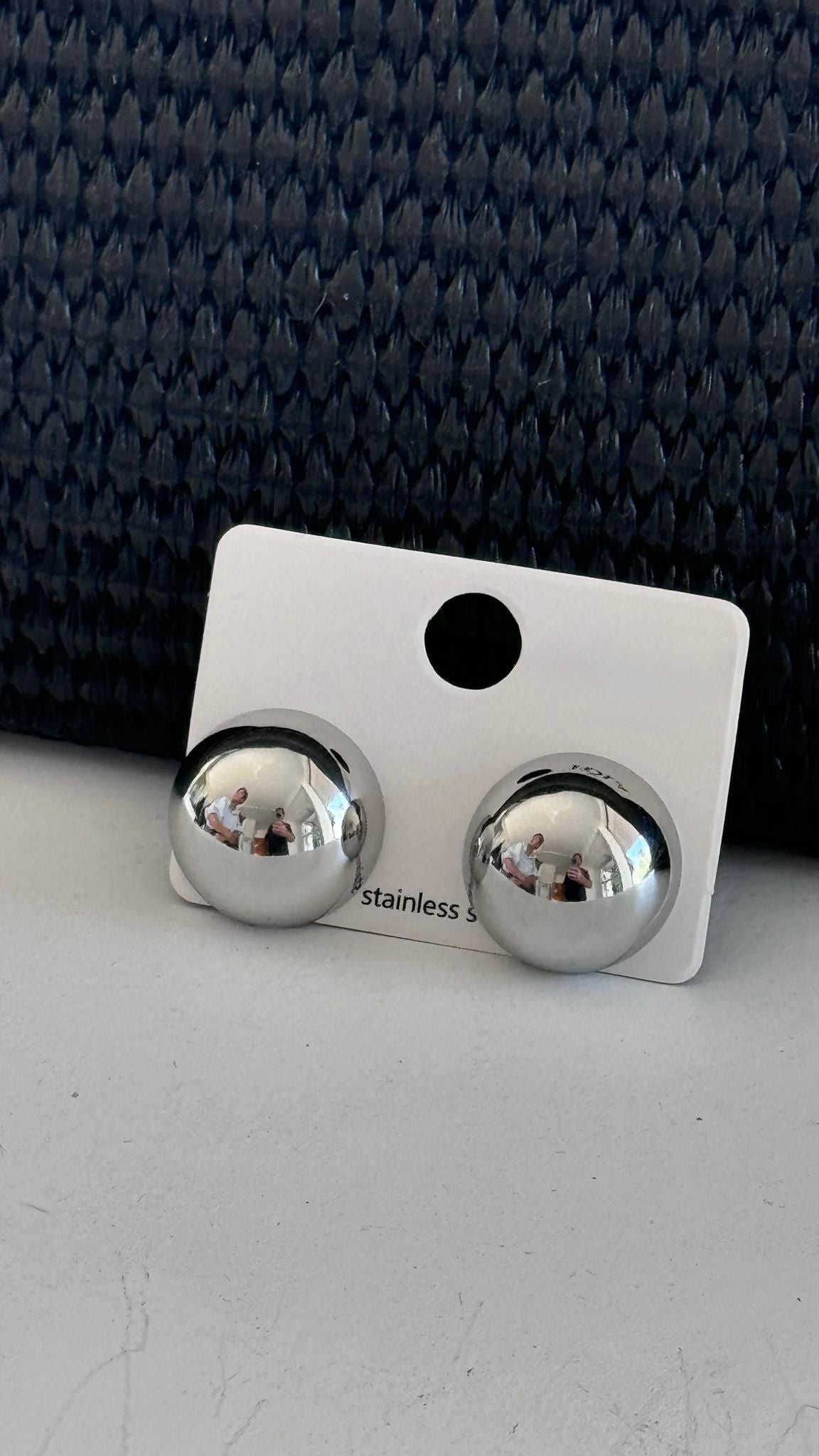 Earrings Leona round small silver
