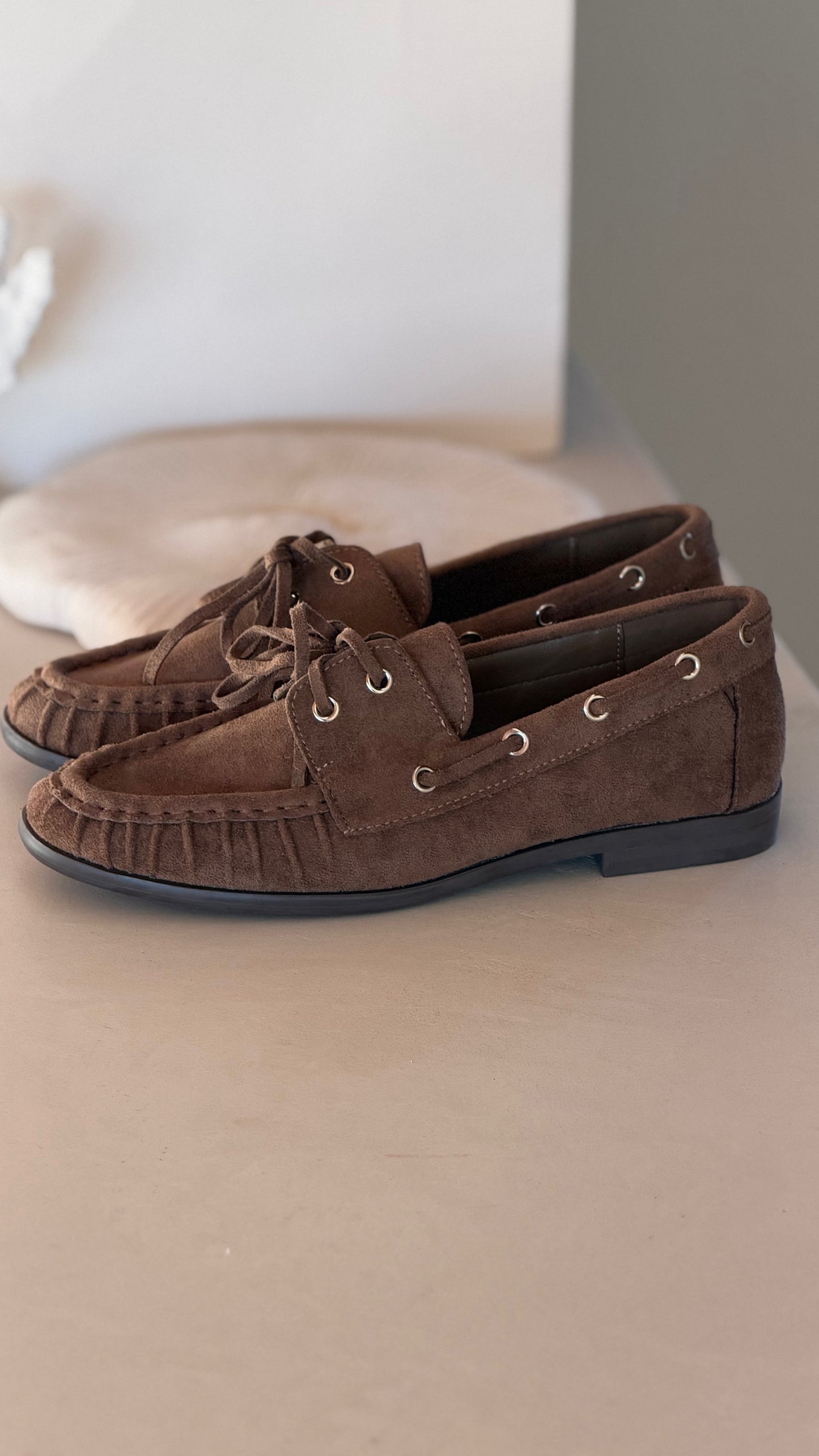 Boat shoe camel